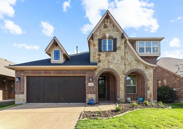 Photo 2 of Single family home for sale at 724 Marietta Ln, Aubrey, TX 76227 | MLS# 21225181 | Listing updated on 2026-07-12