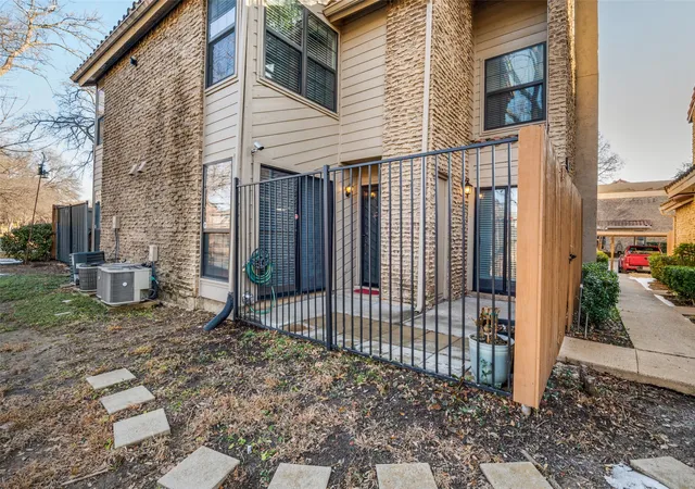 Homes for sale in Richardson, TX | 895 Dublin Dr #4, Richardson, TX 75080 | MLS# 21225193