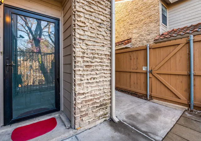 Homes for sale in Richardson, TX | 895 Dublin Dr #4, Richardson, TX 75080 | MLS# 21225193