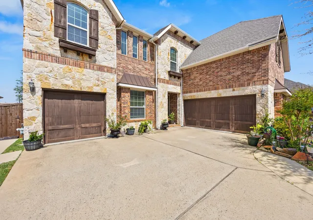 Photo 3 of Single family home for sale at 1608 Alamosa Dr, Allen, TX 75013 | MLS# 21225203 | Listing updated on 2026-09-02