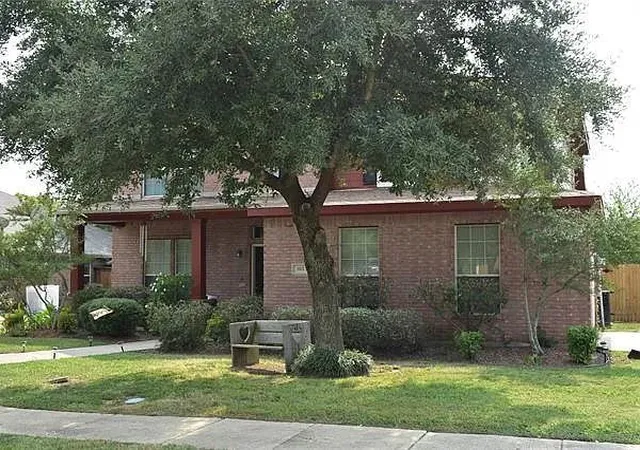 Photo 2 of Sale Pending at 103 Denali Ct, Terrell, TX 75160 | MLS# 21197729 | Listing updated on 2026-09-20