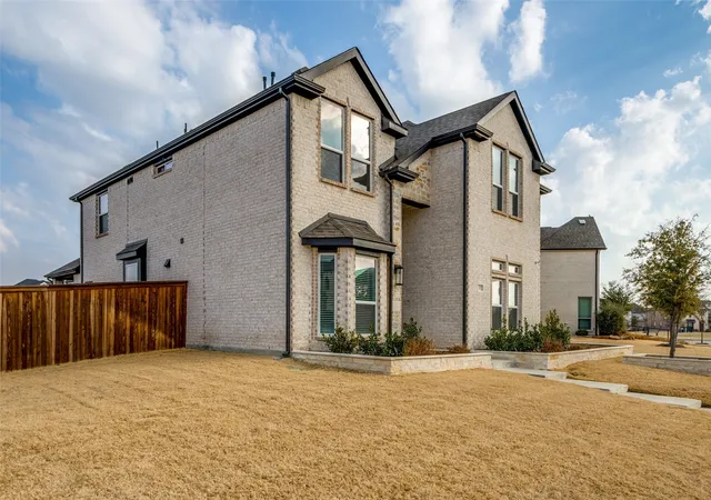 Photo 2 of Single family home for sale at 1352 Peregrine Trl, Frisco, TX 75036 | MLS# 21225161 | Listing updated on 2026-09-04