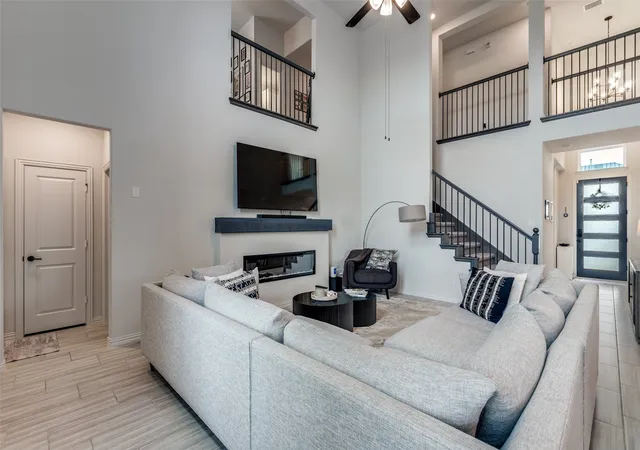 Photo 4 of Single family home for sale at 1352 Peregrine Trl, Frisco, TX 75036 | MLS# 21225161 | Listing updated on 2026-09-04