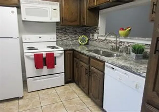 Photo 2 of Condo for sale at 917 Turtle Cvs #138, Irving, TX 75060 | MLS# 21222669 | Listing updated on 2026-08-27