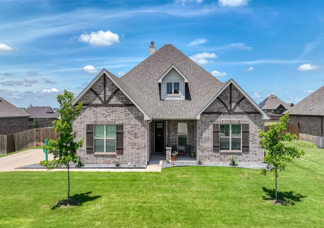 Photo 2 of Single family home for sale at 119 Oak View Dr, Godley, TX 76044 | MLS# 21220074 | Listing updated on 2026-08-04