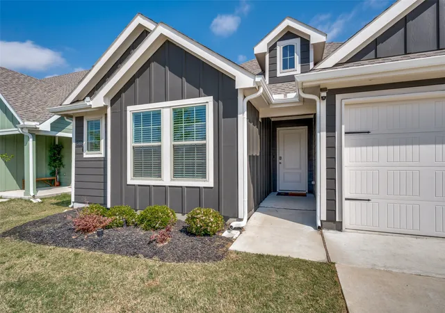 2nd image of 13105 Dawson Dr, Providence Village, TX 76227 | MLS# 21225394