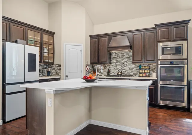 Photo 3 of Sale Pending at 920 Goldenmist Dr, Little Elm, TX 75068 | MLS# 21218287 | Listing updated on 2026-08-31