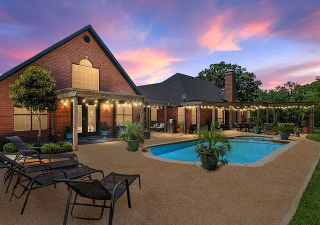 Photo 1 of Single family home for sale at 1933 Vz County Road 2721, Mabank, TX 75147 | MLS# 21225424 | Listing updated on 2026-07-24