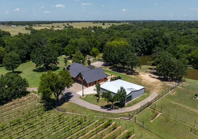 Photo 4 of Single family home for sale at 1933 Vz County Road 2721, Mabank, TX 75147 | MLS# 21225424 | Listing updated on 2026-07-24