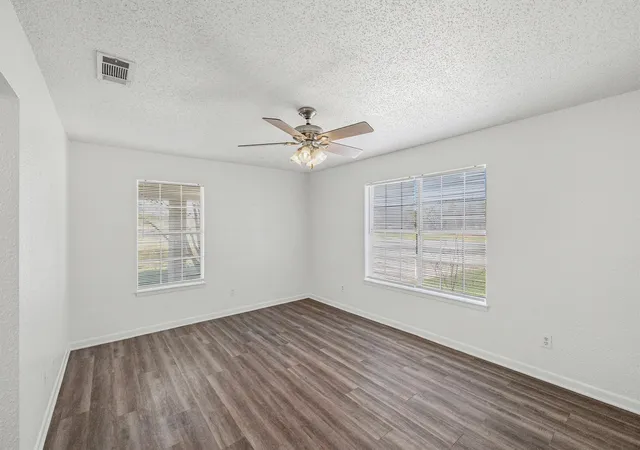 Photo 4 of Single family home for sale at 500 Hwy 22, Meridian, TX 76665 | MLS# 21225460 | Listing updated on 2026-10-01