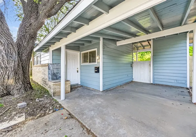 4th image of 2116 Marilyn Ln, Arlington, TX 76010 | MLS# 21224164