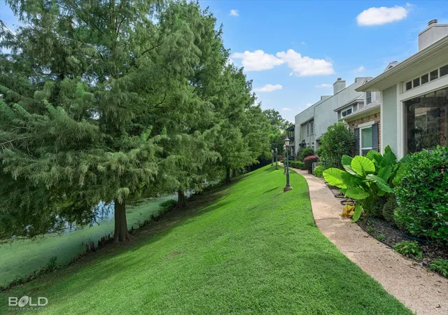 Photo 2 of Townhouse for sale at 2013 E Kings Hwy, Shreveport, LA 71105 | MLS# 21225416 | Listing updated on 2026-10-02