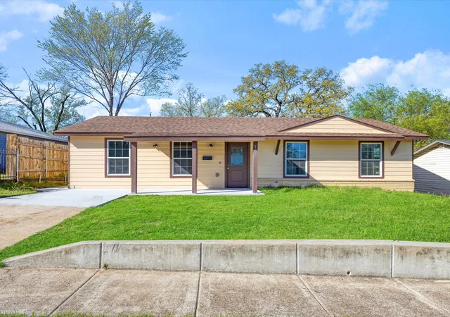 Photo 1 of Single family home for sale at 7245 Van Natta Ln, Fort Worth, TX 76112 | MLS# 21223188 | Listing updated on 2026-08-19