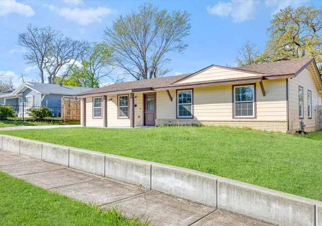 Photo 3 of Single family home for sale at 7245 Van Natta Ln, Fort Worth, TX 76112 | MLS# 21223188 | Listing updated on 2026-09-29