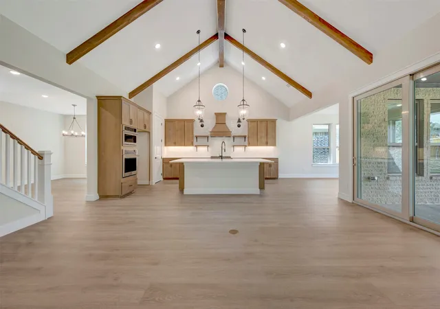 Photo 4 of Single family home for sale at 5668 Taylor Trl, Arlington, TX 76017 | MLS# 21225519 | Listing updated on 2026-08-19