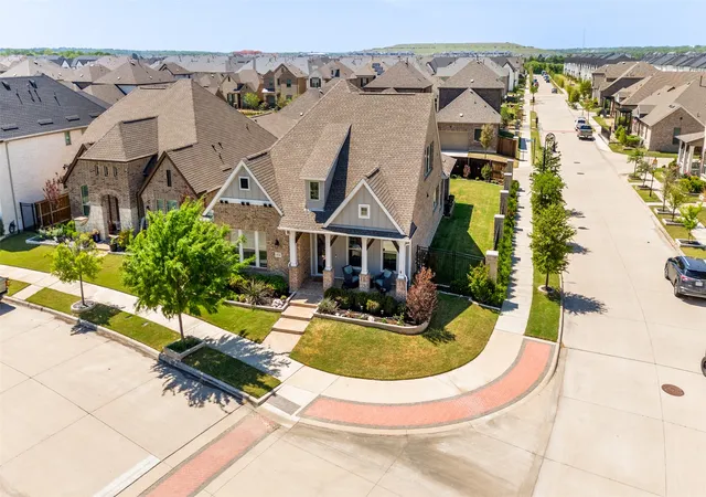 Photo 3 of Sale Pending at 4724 Raspberry Spar Ct, Arlington, TX 76005 | MLS# 21225227 | Listing updated on 2026-07-20