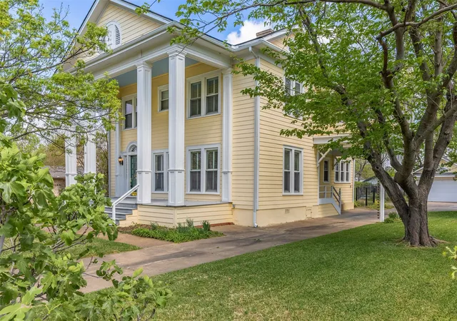 Homes for sale in Sherman, TX | 1017 N Woods St, Sherman, TX 75092 | MLS# 21216247
