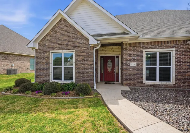 Homes for sale in Pottsboro, TX | 230 Bent Oak Dr, Pottsboro, TX 75076 | MLS# 21224493