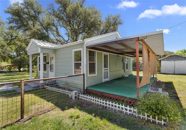 Homes for sale in Clifton, TX | 580 County Road 1743, Clifton, TX 76634 | MLS# 21225613