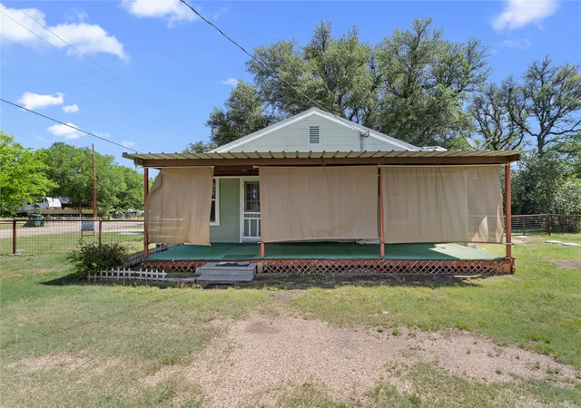 Homes for sale in Clifton, TX | 580 County Road 1743, Clifton, TX 76634 | MLS# 21225613