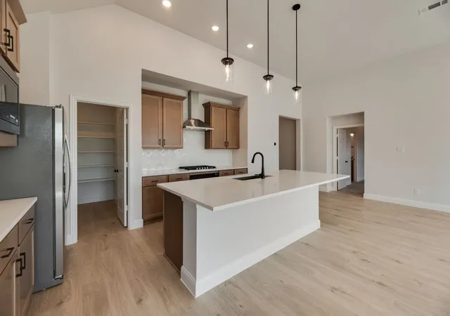 Photo 2 of Sale Pending at 204 Starlight Dr, Anna, TX 75409 | MLS# 21224148 | Listing updated on 2026-09-25