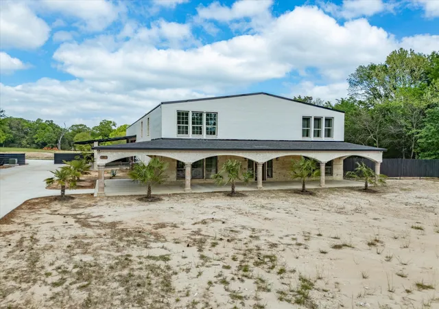 Photo 3 of Single family home for sale at 603 S Houston St, Edgewood, TX 75117 | MLS# 21221887 | Listing updated on 2026-07-16