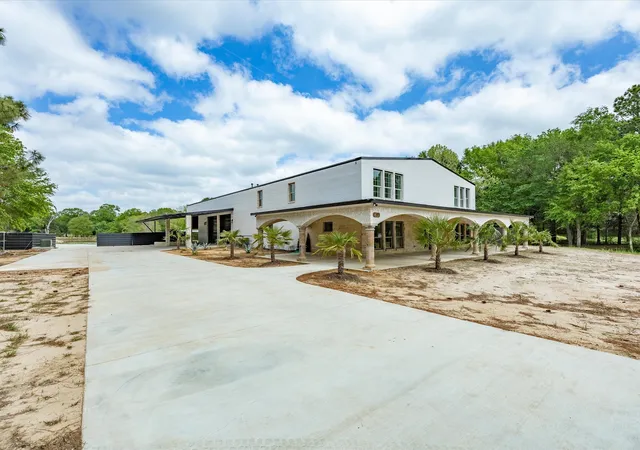 Photo 3 of Single family home for sale at 603 S Houston St, Edgewood, TX 75117 | MLS# 21221887 | Listing updated on 2026-07-16