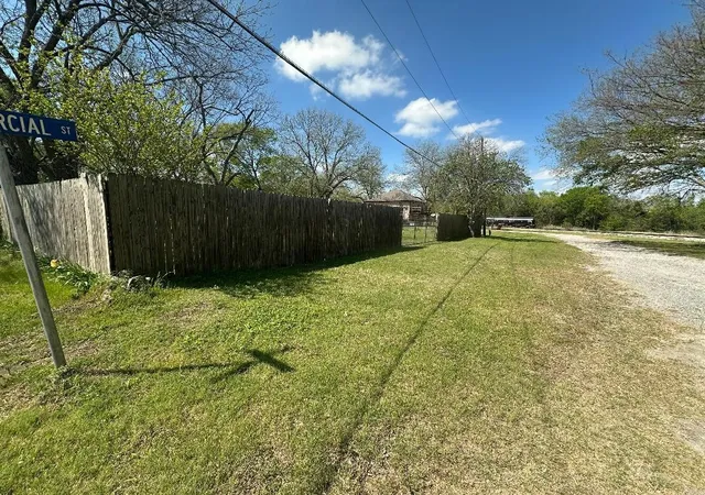 Homes for sale in Bells, TX | 302 N Commercial St, Bells, TX 75414 | MLS# 21224328