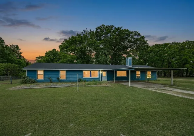 Homes for sale in Mabank, TX | 209 Pierce Dr, Mabank, TX 75156 | MLS# 21224290