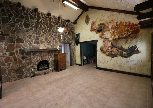 Photo 4 of Single family home for sale at 425 Dove Hollow, Paris, TX 75462 | MLS# 21225514 | Listing updated on 2026-07-23