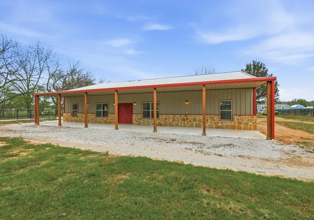 Photo 1 of Single family home for sale at 1445 County Road 3690, Paradise, TX 76073 | MLS# 21223626 | Listing updated on 2026-07-23
