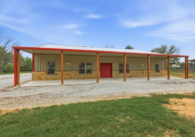 Photo 2 of Single family home for sale at 1445 County Road 3690, Paradise, TX 76073 | MLS# 21223626 | Listing updated on 2026-07-23