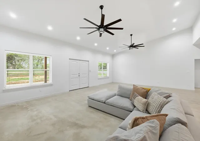 Photo 4 of Single family home for sale at 1445 County Road 3690, Paradise, TX 76073 | MLS# 21223626 | Listing updated on 2026-07-23