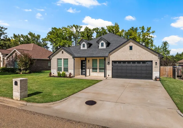 Homes for sale in Mt Pleasant, TX | 237 Kathryns Ct, Mt Pleasant, TX 75455 | MLS# 21225837