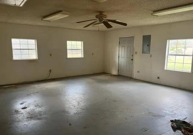 Homes for sale in Iredell, TX | 300 A E 3rd St, Iredell, TX 76649 | MLS# 21225865