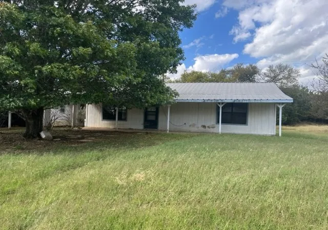 Homes for sale in Iredell, TX | 300 A E 3rd St, Iredell, TX 76649 | MLS# 21225865