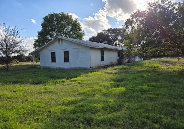 Homes for sale in Iredell, TX | 300 A E 3Rd St, Iredell, TX 76649 | MLS# 21225865