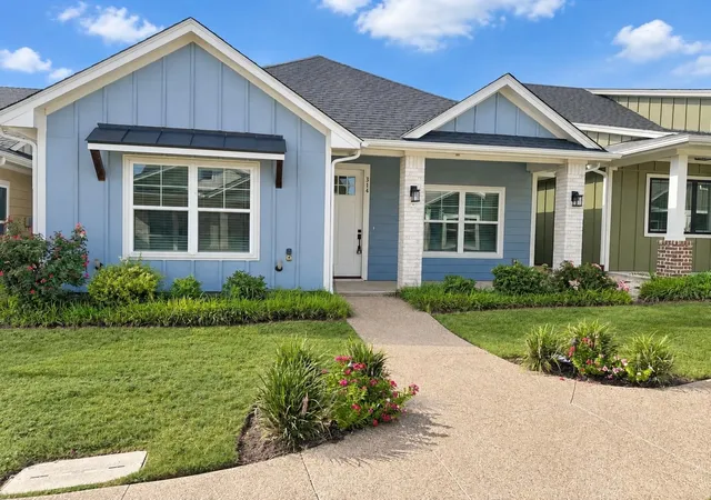 Photo 1 of Single family home for sale at 314 Woodside Trl, Waxahachie, TX 75165 | MLS# 21225680 | Listing updated on 2026-09-22