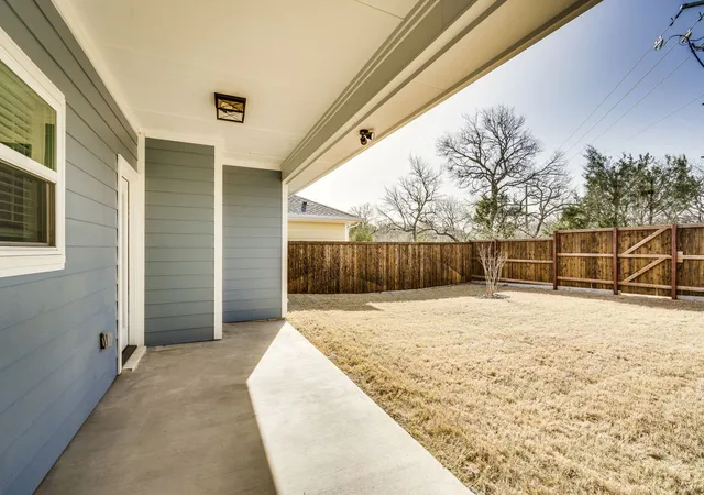 Photo 4 of Single family home for sale at 314 Woodside Trl, Waxahachie, TX 75165 | MLS# 21225680 | Listing updated on 2026-09-22