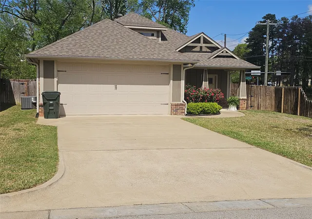 Homes for sale in Tyler, TX | 2946 Meadow Brook Trl, Tyler, TX 75701 | MLS# 21224917