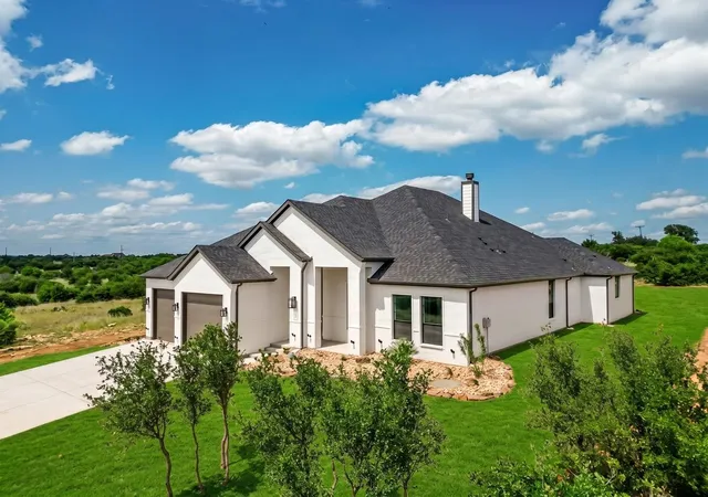 Homes for sale in Possum Kingdom Lake, TX | 60 Heritage Dr, Possum Kingdom Lake, TX 76449 | MLS# 21221522