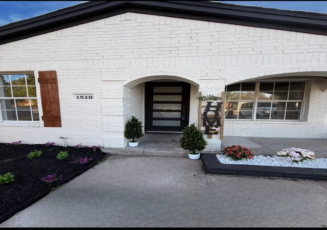 2nd image of 1510 Lackland St, Arlington, TX 76010 | MLS# 21226165