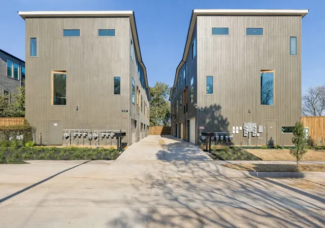 16th image of 2151 Mail Ave, Dallas, TX 75235 | MLS# 21221048