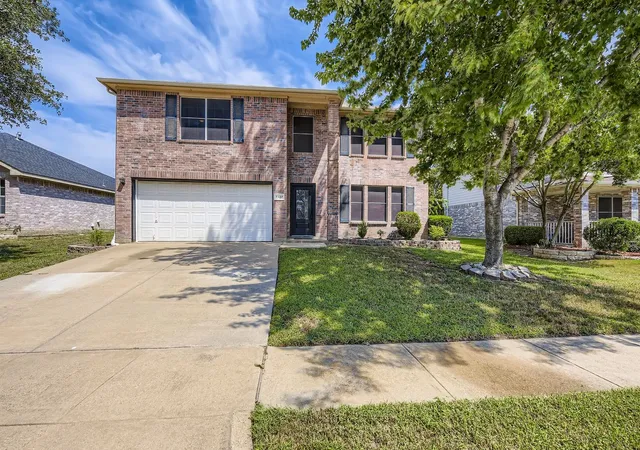 Photo 1 of Single family home for sale at 7107 Chambers Creek Ln, Arlington, TX 76002 | MLS# 21226283 | Listing updated on 2026-07-26
