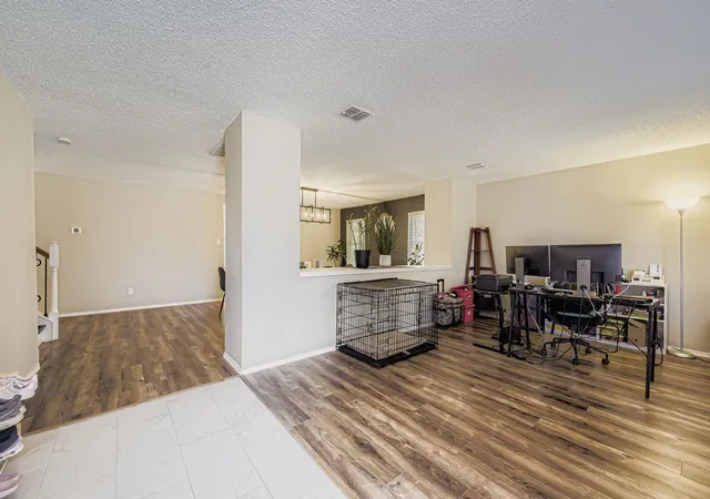 Photo 3 of Single family home for sale at 7107 Chambers Creek Ln, Arlington, TX 76002 | MLS# 21226283 | Listing updated on 2026-07-26