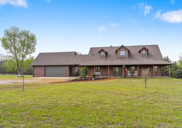 Photo 2 of Single family home for sale at 7516 Fm 121, Van Alstyne, TX 75495 | MLS# 21206221 | Listing updated on 2026-09-30