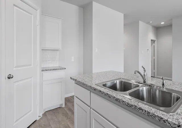 Photo 4 of Sale Pending at 912 Parkvista Dr, Cleburne, TX 76031 | MLS# 21225878 | Listing updated on 2026-07-06