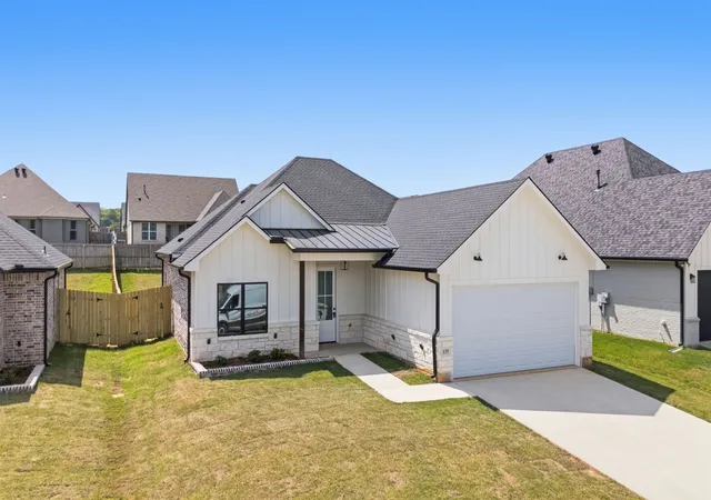 Homes for sale in Bullard, TX | 135 Kaul Ln, Bullard, TX 75757 | MLS# 21220874