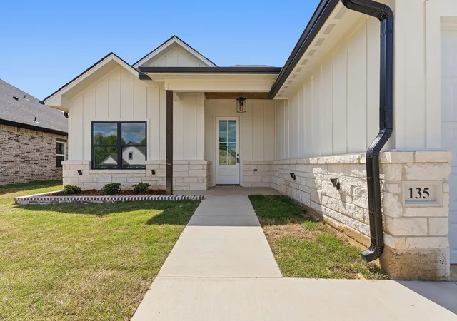 Homes for sale in Bullard, TX | 135 Kaul Ln, Bullard, TX 75757 | MLS# 21220874