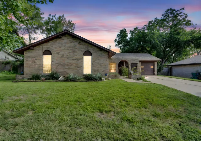 Photo 1 of Single family home for sale at 7509 Overhill Rd, Fort Worth, TX 76116 | MLS# 21224805 | Listing updated on 2026-08-31